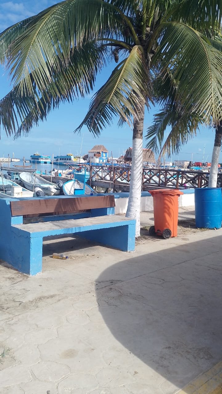 Malecón de Chiquilá frente al mar